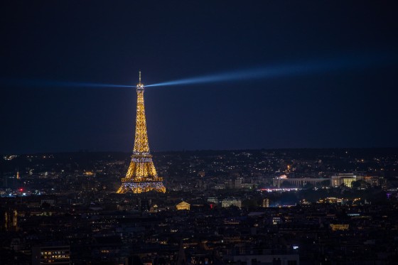 Vue tour Eiffel illuminée